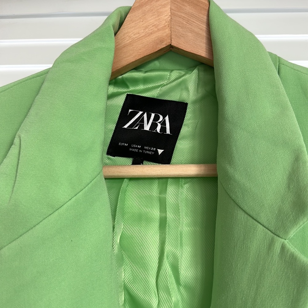 Blazer - Picture 5 of 7